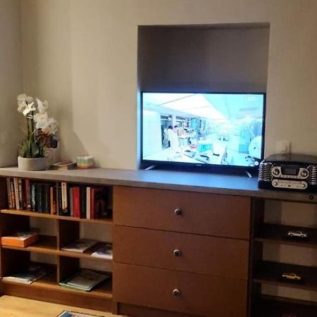 Highly Recommended Apartment Steps From The Lake Анси Екстериор снимка