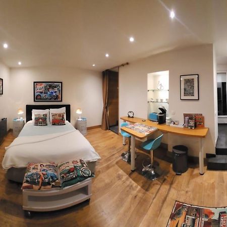 Highly Recommended Apartment Steps From The Lake Анси Екстериор снимка